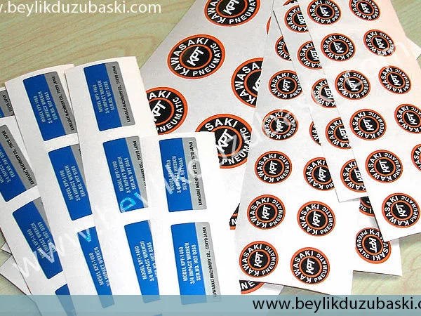 Roland marka dijital baskı makinasında baskes etiket imalatıdır, özel bıçak gerektirmeyen dış mekan şartlarına dayanıklı az adetlerde baskılarda da ekonomik üretim sağlanabilen baskes etiket imalatımızdır. Beylikdüzü baskes etiket baskısı, Beykent baskes etiket baskısı, Yakuplu baskes etiket baskısı, Beykop baskes etiket baskısı, Esenyurt baskes etiket baskısı, Haramidere baskes etiket baskısı, Avcılar baskes etiket baskısı, Hadımköy baskes etiket baskısı, Kıraç baskes etiket baskısı, istanbul baskes etiket baskısı,