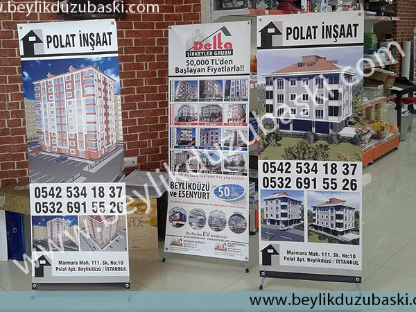 izsiz yapi, delta emlak, polat insaat gibi emlak firmalarina display baskisi, Beylikdüzü display baskilari, Emlak ofisleri ve arsa ofislarine projelerini ofis iclerinde sergilemek ve teshir urunu olarak duzenlenen tasarimi firmamizca yapilan banner display uygulamalrimizdir.