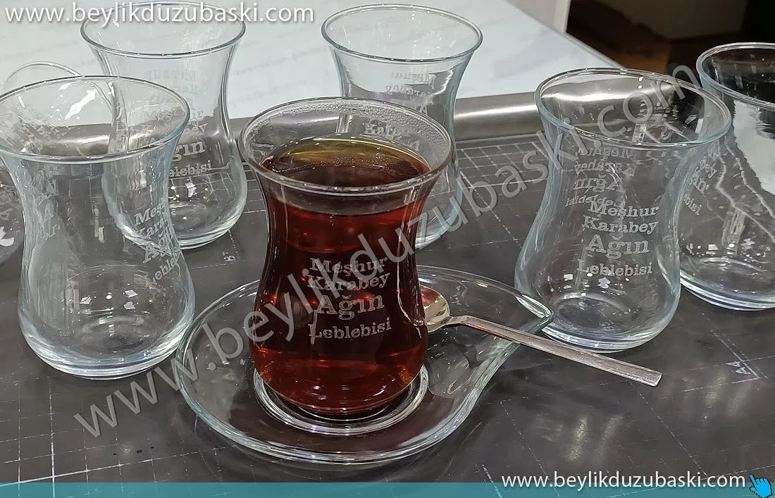 acil cam baskı, cama baskı, çıkmaz, kazınmaz cam baskı, çay ozağı için bardak baskı, kulüpler için cam baskı, restourant, cafe ve barlar için cam üzerine baskı
