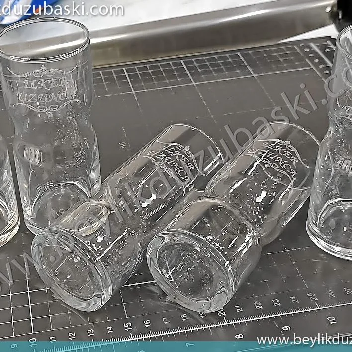 Rakı bardağına baskı, lazer ile rakı bardağı baskısı, bekle al, ürün sizden, baskı bizden, az adet bardak baskıları yapılır, su bardağı, rakı bardağı, acil bardak baskısı, cam baskı, cama baskı, kazıma lazer cam baskı