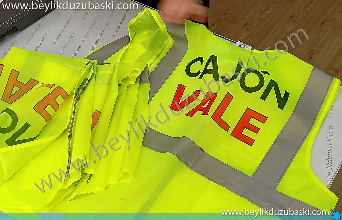 fosforlu vale yeleği baskısı, cajon için yapılan, vale yeleği, kaliteli, fermuarlı, fosforlu renkli, reflektörlü yelek, baskıları yapılmaktadır, iş yeleği, güvenlik yeleği, dikkat çeken yelek, baskıları, aynı gün kargo yapılır