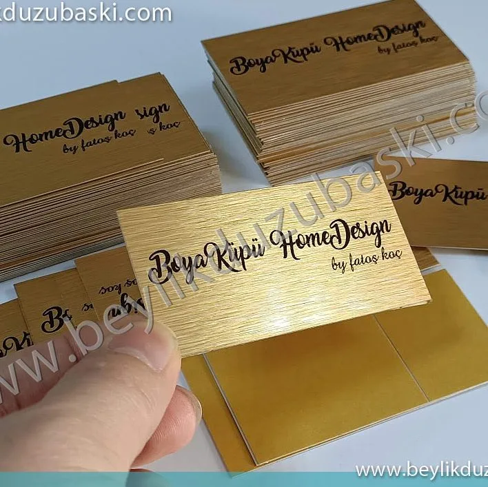 bal küpü home design için yapılan, metal plaka baskısı, sarı renk, pirinç görünümlü, metal plaka imalatı, ev yapımı ürünler için, metal ürün etiket baskısı, beylikdüzü metal etiket üretimi