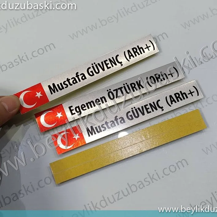 isim, kan grubu, metal plaka üzerine baskılı arkası bantlı ürün, motosiklet, araba, iş makinası gibi birçok araç üzerine konulabiln, kan grubu plaka baskısı