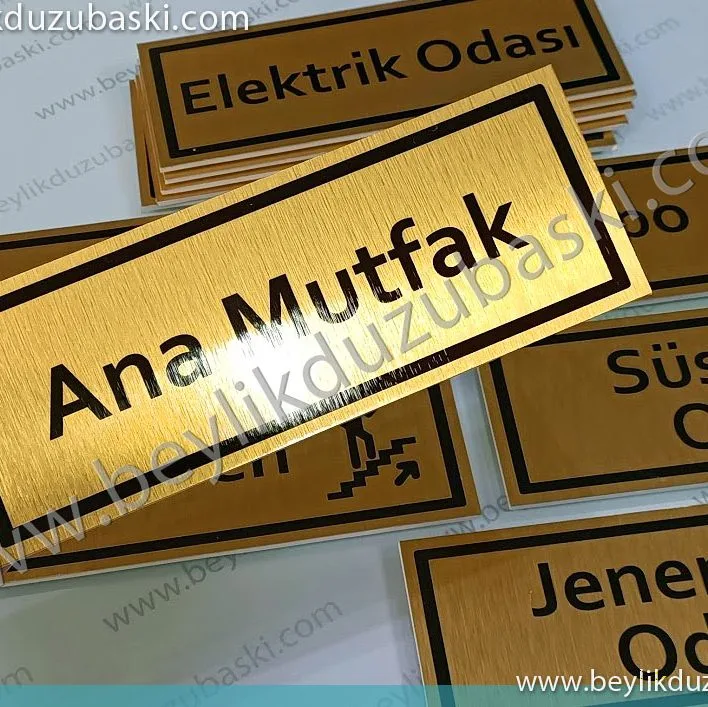 metal kapı isimliği, sarı metal, kapı tabelası, acil kapı isimliği, dekoratif görünümlü, metal kapı tabelası, imalat