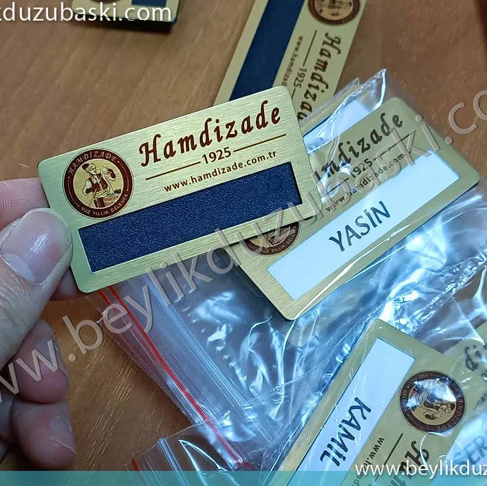 yaka isimliği, hamdizade, yaka tabelası, personel yaka isimliği, üretimi, beylikdüzü, acil yaka kartı, baskısı