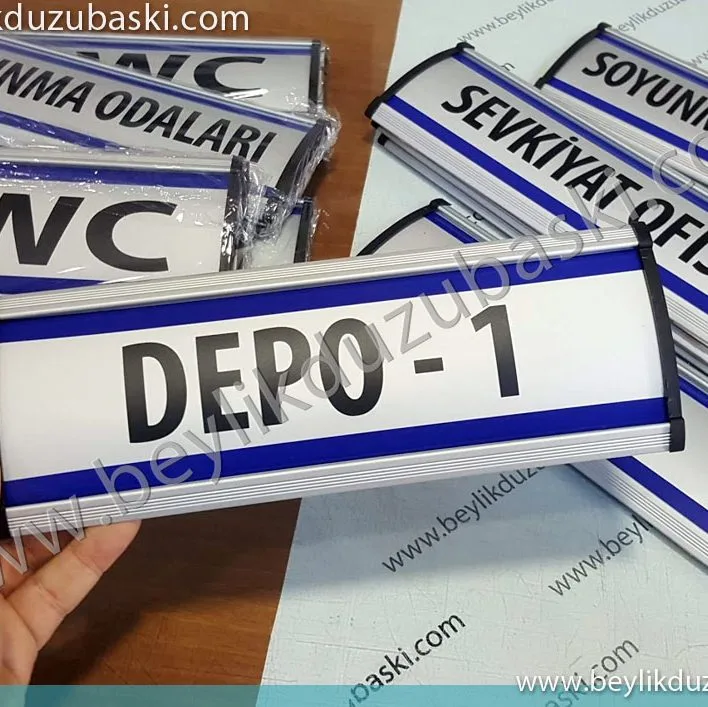 içleri değişen, alüminyum, bombeli, kapı isimliği, içine kağıt konulur, kaliteli, arkası bantlı, kapı tabelası, acil kapı isimliği baskısı, firma kapı ve iç mekan yönlendirme tabelaları