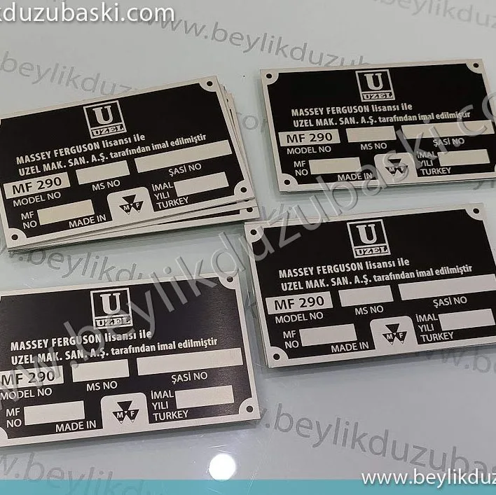 uzel, massey ferguson, siyah metal plaka baskısı, lazer ile kazıma, dış mekan dayanıklı metal plaka baskısı