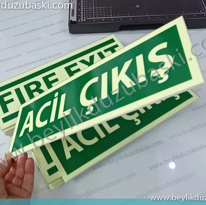 Fire Exit, Acil Çıkış, Uyarı levhası, fosforlu uyarı tabelası, acil uyarı tabelası yapılmaktadır, istenilen ebat ve dizayn yapılmaktadır