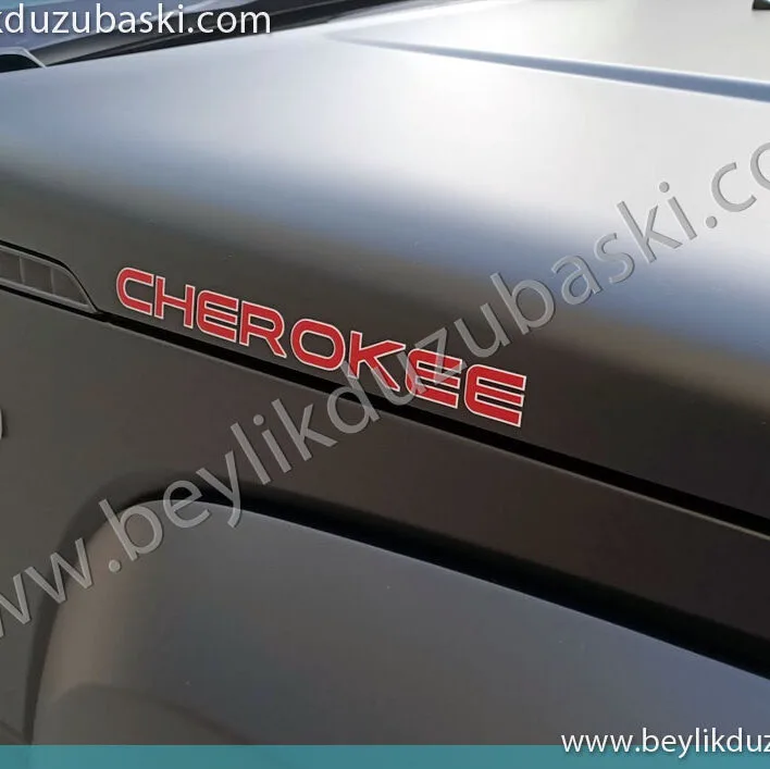 cherokee etiket, cherokee araç üzerine etiket, mat siyah kaplanmış araç üzerine etiket, araç etiketleri, kaliteli, dış mekan dayanıklı, etiket baskı
