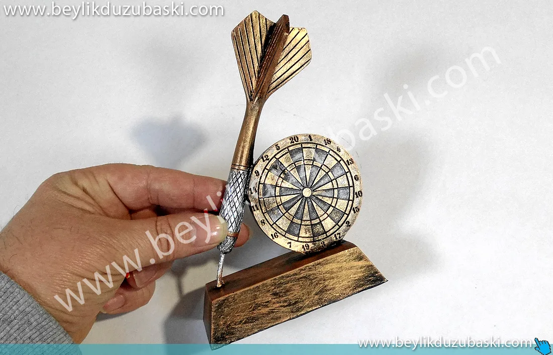 dart birincilik kupası, özel imalat, masa üzeri kullanıma uygun, isim baskılı, etkinlik lerde kullanılan, ödül plaket, birincilik dart turnuvası, dart birincilik kupası, el yapımı, el boyaması