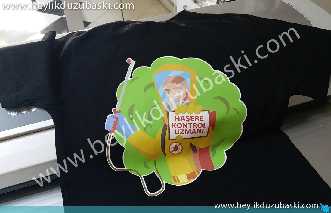 haşere-kontrol-uzmanı-t-hirt-acil-tshirt-baskı-kalıcı-kaliteli-t-shirt-baskıları-siyah-t-hirt-üzerine-baskı.jpg white t-shirt, black t-shirt, tshirt, print, beylikdüzü, tshirt printing center, esenyurt, silivri, print center