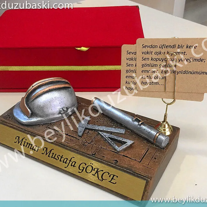 yüksek çevre mühendisi, baskılı masa isimliği, hediye masa üzeri kullanım için, isim baskılı, kutulu, kaliteli malzeme, acil isim baskılı kişiye özel hediye ürünler