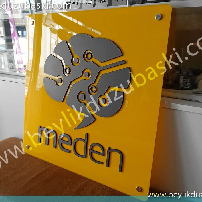 sarı kapı isimliği, pleksi kabartma kapı isimliği, dekoratif vidalı kapı isimliği üretimi, tasarıma ve kurumsal renklere uygun kapı isimliği üretilmektdir, pleksi kapı isimliği üretimi ve fiyatı