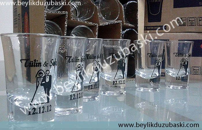 shot bardak baskılı, acil shot bardak baskısı yapılır, kalıcı çıkmayan kaliteli shot bardak, aynı gün kargo yapılır