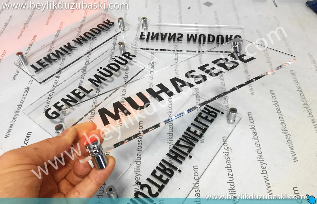 transparent plexi door name tag, decorative screw door name tag, quality product production for door orientation, door name tag is produced and sent on the same day