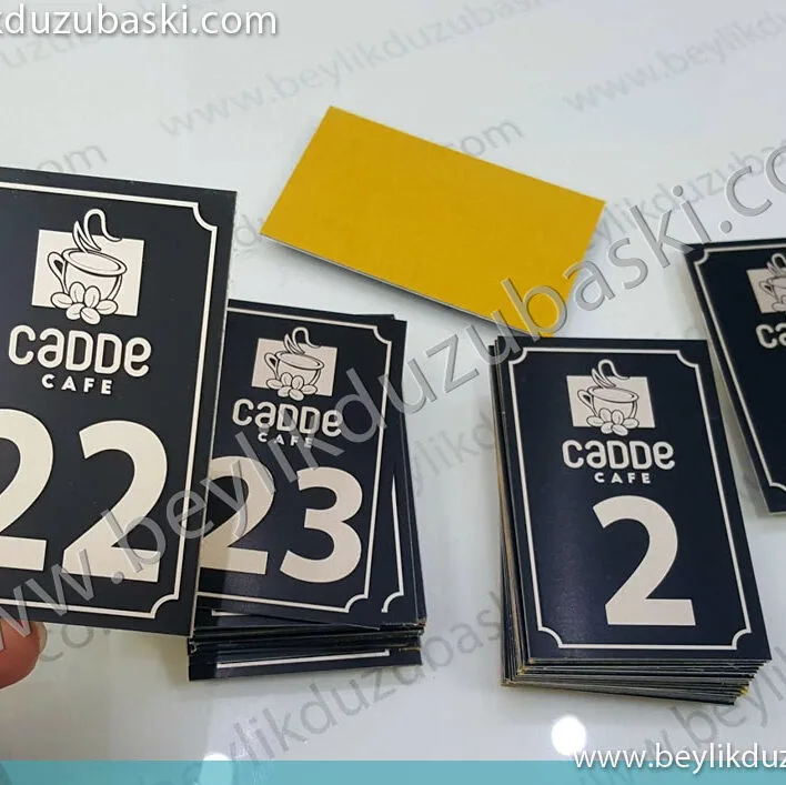 cafe için, masalar üzerine, numara, siyah metalden, 30 yıl dayanımlı, çıkmaz, silinmez, kalıcı ürünler, masa üzeri numara için metal plaka üretimi, firma logosu ve sıra numarası
