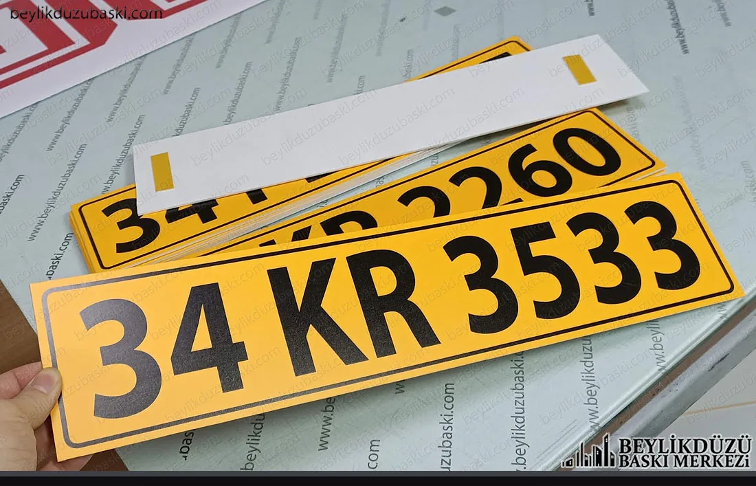 otoparklara, site sakinleri için, palaka bilgilerini içeren plastik plakalr, yapılmaktadır, herkes kendine ait yere parketmesi için, baskılı plastik plaka, işyeri, site, resmi kurumlar, için plakalık
