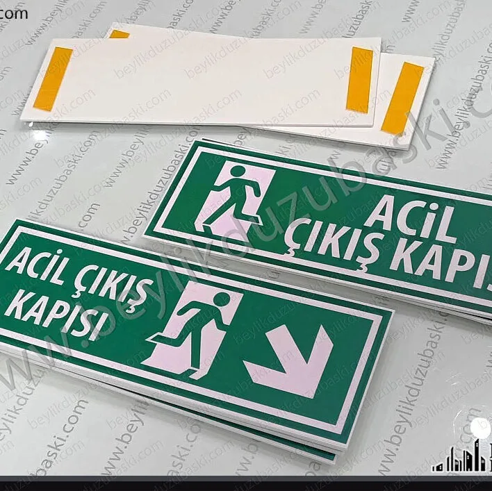 acil çıkış kapısı, tabelası, yangın kapısı, fosforlu ürün değildir, 30x10 cm ebadında plastik tabela, yönlendirme tabelası, uyarı tabelası
