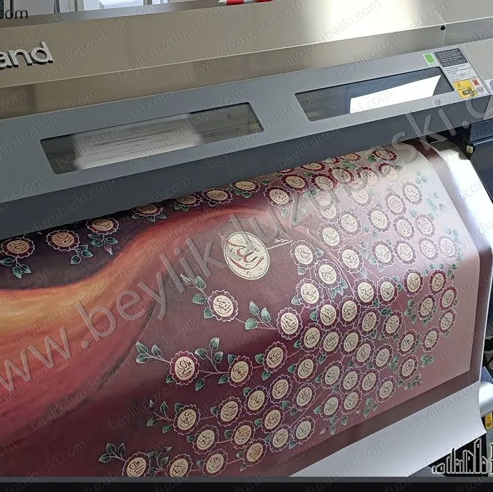 roland marka kaliteli makinalarda baskı, japon marka makinalarda baskılar, branda folyo, etiket ve reklam baskıları yapılmaktadır, beylikdüzü kaliteli baskı merkezi