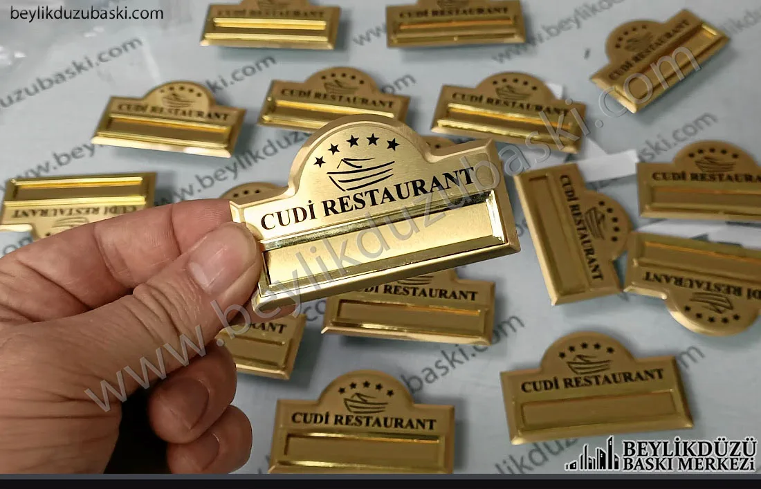 cudi restaurant, yaka isimliği, kaliteli yaka isimliği, içi değişen personel yaka kartı, adede göre fiyat alınız