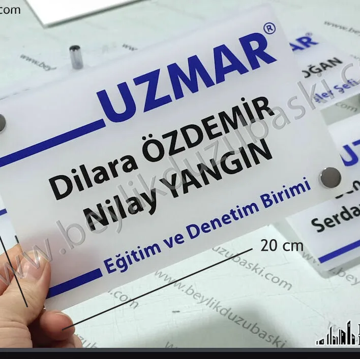 buz rengi pleksi, rakı rengi pleksi, 5 mm pleksi, dekoratif vida pleksi, kaliteli şık, kurumsal firma için, iç mimari yönlendirme, dekoratif vida, kapı tabelası, mimari yönlendirme, iç mekan tabela, kapı tabelası, imalat, üretim, hızlı gönderim