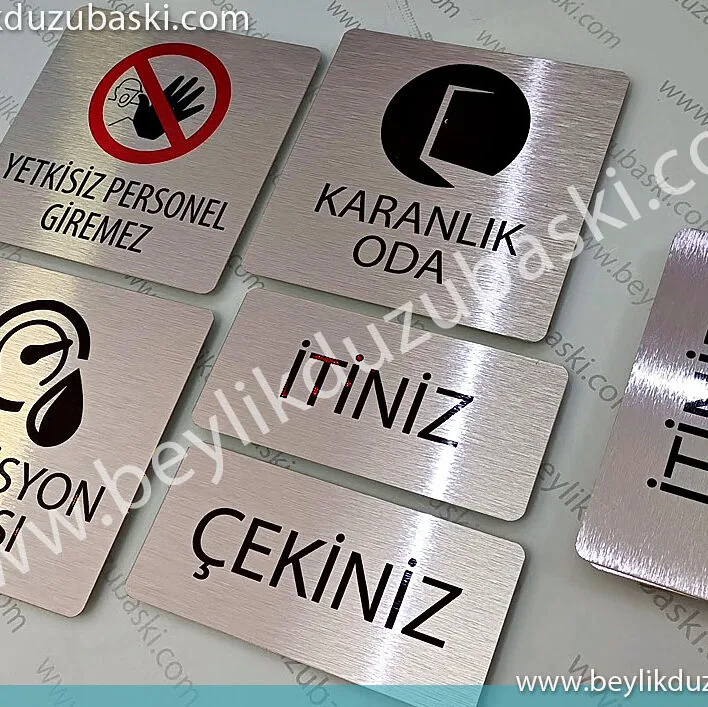 Metal door nameplate for glass surfaces, metal door nameplate produced in desired size, thin aluminum, stainless, scratch-proof, wear-resistant, quality door orientation, room orientation for glass doors, thin, elegant, stylish standing metal door orientation, room door nameplate, manufacturing design Cam yüzeyler için metal kapı isimliği, istenilen ebat üretimi yapılan, metal kapı isimliği, ince alüminyum, paslanmaz, çizilmez, yıpranmaz, kaliteli kapı yönlendirmesi, cam kapılar için oda yönlendirmesi, ince zarif, şık duran metal kapı yönlendirmesi, oda kapı isimliği, imalat tasarım