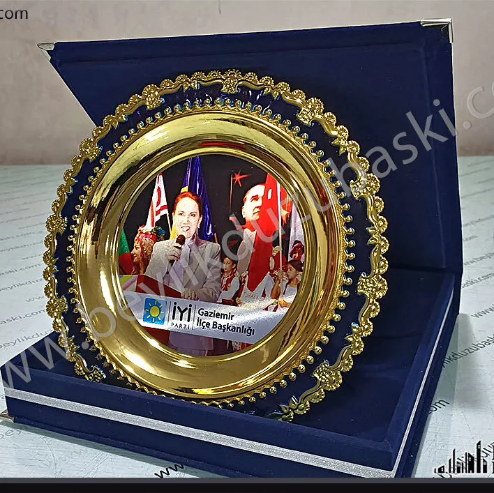 iyi parti plaket, kaliteli plaket, metal tabak plaket, özel tasarım, özel üretim, resimli tabak plaket, üst düzey plaket, kaliteli ürün, hızlı üretim