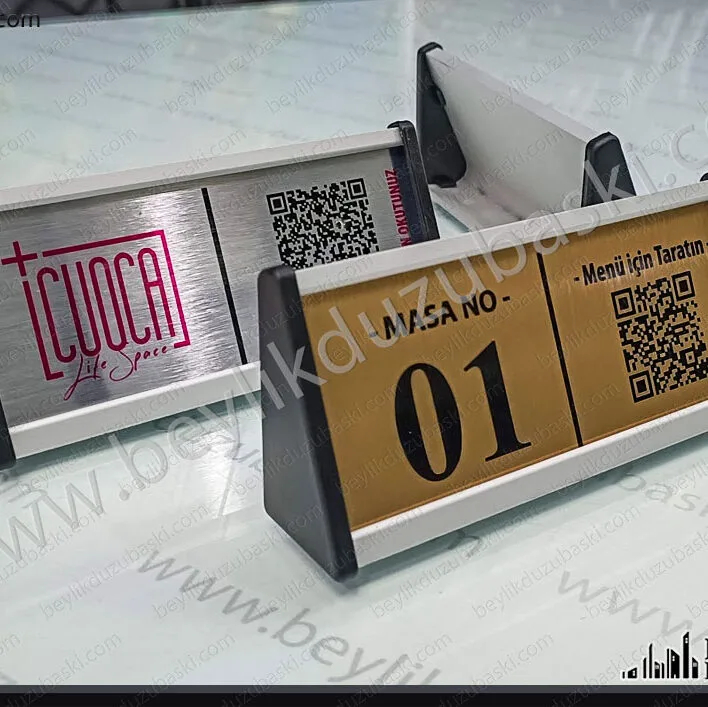12x6 cm ebadında masa isimliği, restoran için menü QR kod, masa numarası, gerçek metal, alüminyum içi değişen, kaliteli masa isimliği