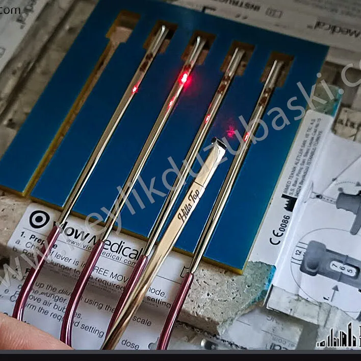 gözlük sapına logo baskı, gözlük metaline baskı, çok küçük alanlara, detaylı baskı, kaliteli baskı, metal gözlük sapına kalıcı baskı, gözlük baskısı, az adet baskı mümkün, gözlük baskı, gözlüğe baskı, metal yüzeye baskı, gözlük metaline baskı, çıkmaz silinmez, kalıcı baskı