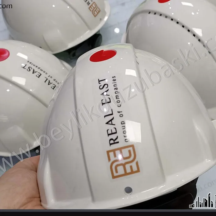 3M baret üzerine baskı, 3M baret etiket, baret üzerine etiket, dış mekan dayanıklı, çıkmayan, yıpranmayan kaliteli etiket, imalat, özel ebat, az adet baskı