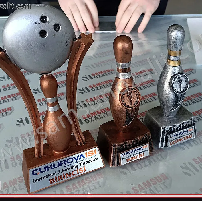 Bowling kupası, bowling turnuva kupası, boy şeklinde birincilik, ikincilik, üçüncülük, şampiyon kupası, firma turnuvaları için, bowling kupası imalatı Bowling cup, bowling tournament cup, first place, second place, third place, champion cup, bowling cup manufacturing for company tournaments